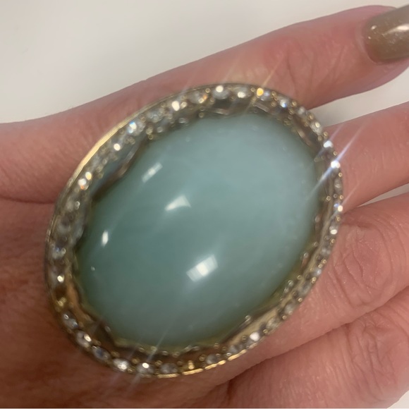 Retro Chic Jewelry - 🍒 3/$15 Giant stone costume jewelry ring